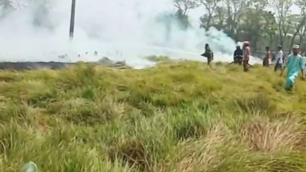 ছারছীনা দরবার শরীফের মাঠে আগুন, ফায়ার সার্ভিসের তৎপরতায় নিয়ন্ত্রণে