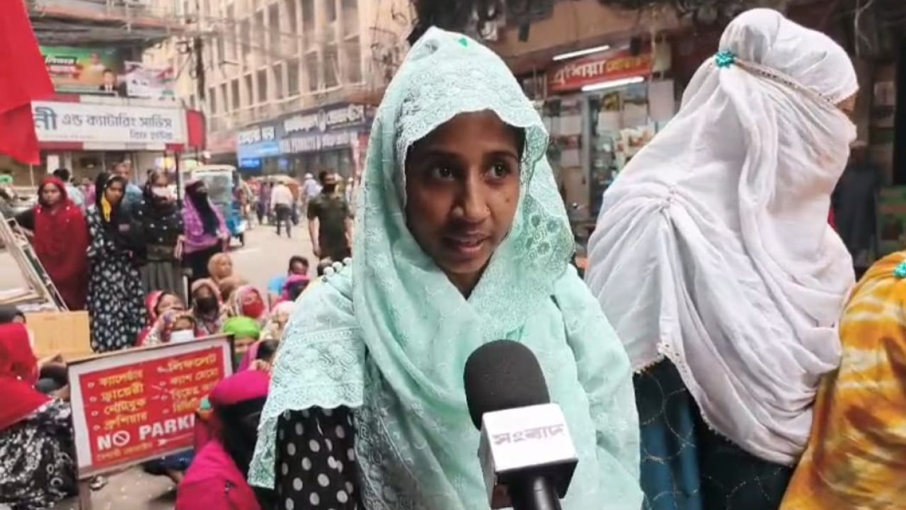 ‘হাজার হাজার মানুষের পোশাক তৈরি করি অথচ নিজের সন্তানের জন্যই কিনতে পারি না’