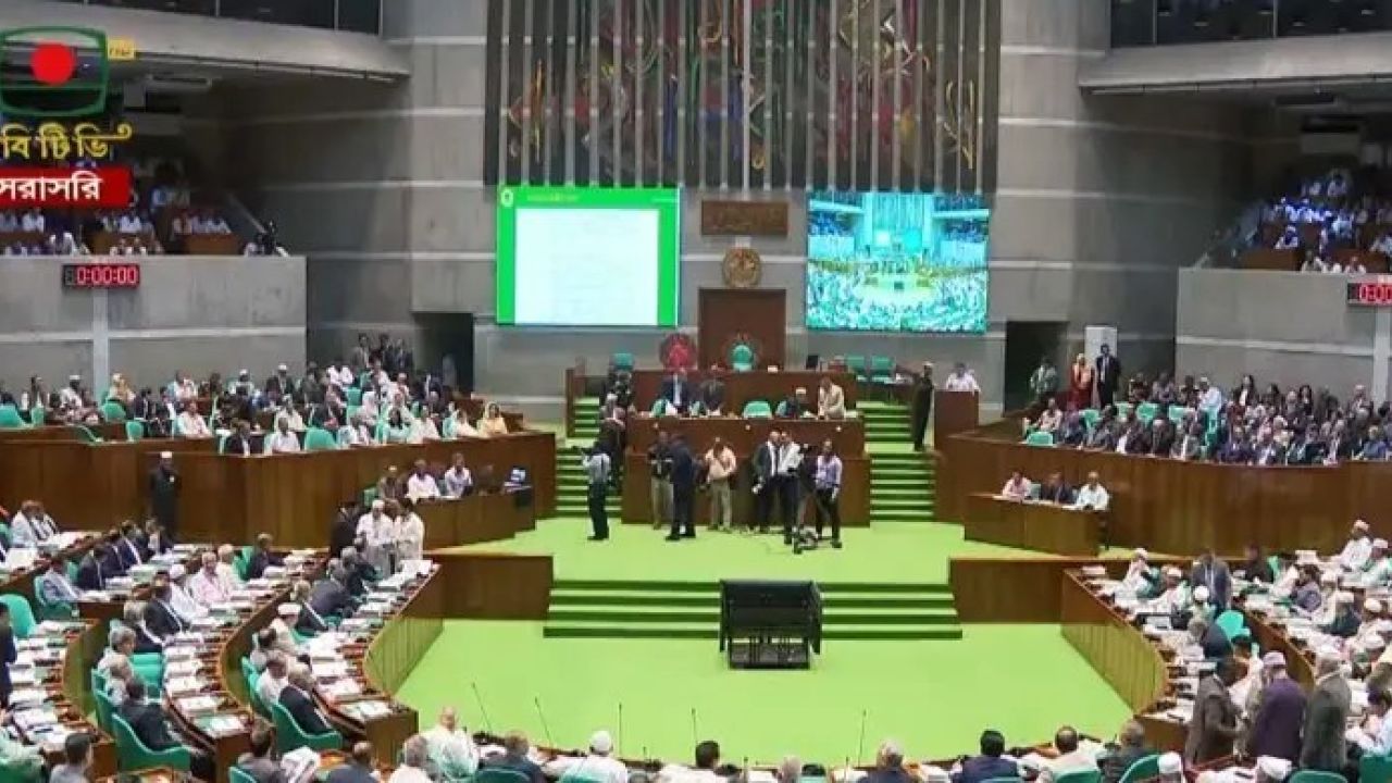 প্রথম অধিবেশনেই জামায়াত-এনসিপির ওয়াকআউট