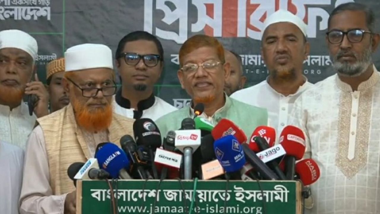 রোববার সংস্কার পরিষদের অধিবেশন না ডাকলে রাজপথে নামবে ১১ দল