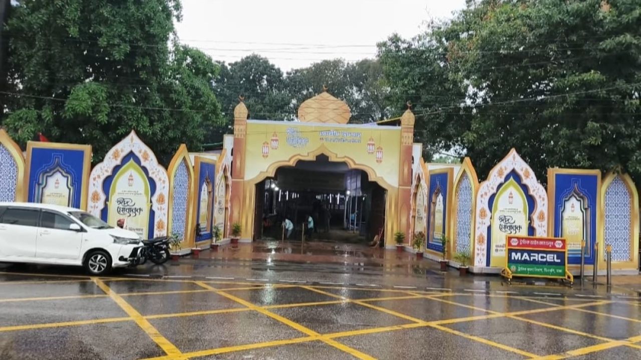 ৩৬ বছর পর এক কাতারে রাষ্ট্রপতি ও প্রধানমন্ত্রী: বৈরী আবহাওয়ায় প্রস্তুত জাতীয় ঈদগাহ