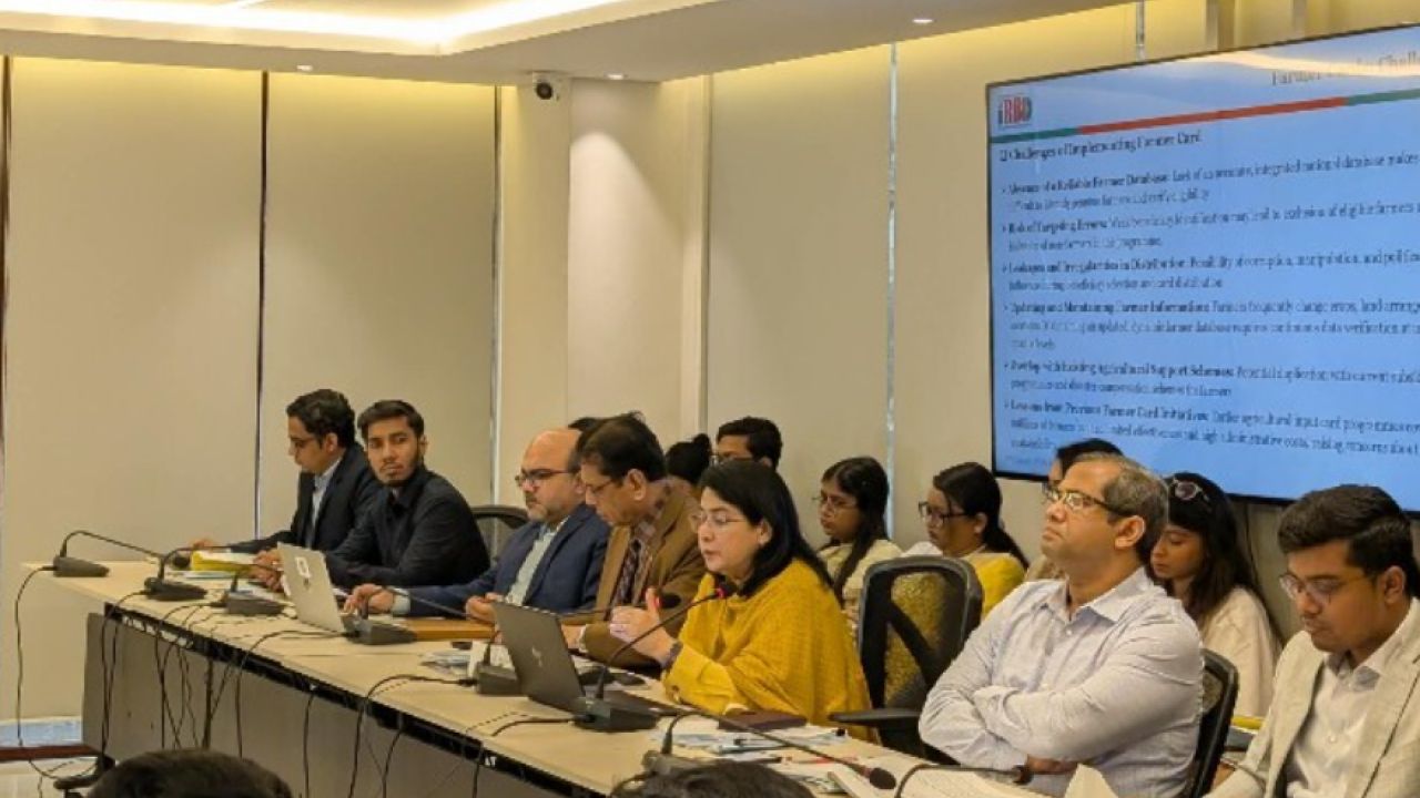 ফ্যামিলি কার্ডে নারীর ক্ষমতায়ন বাড়বে, বাজেটে সামষ্টিক স্থিতিশীলতার তাগিদ সিপিডির