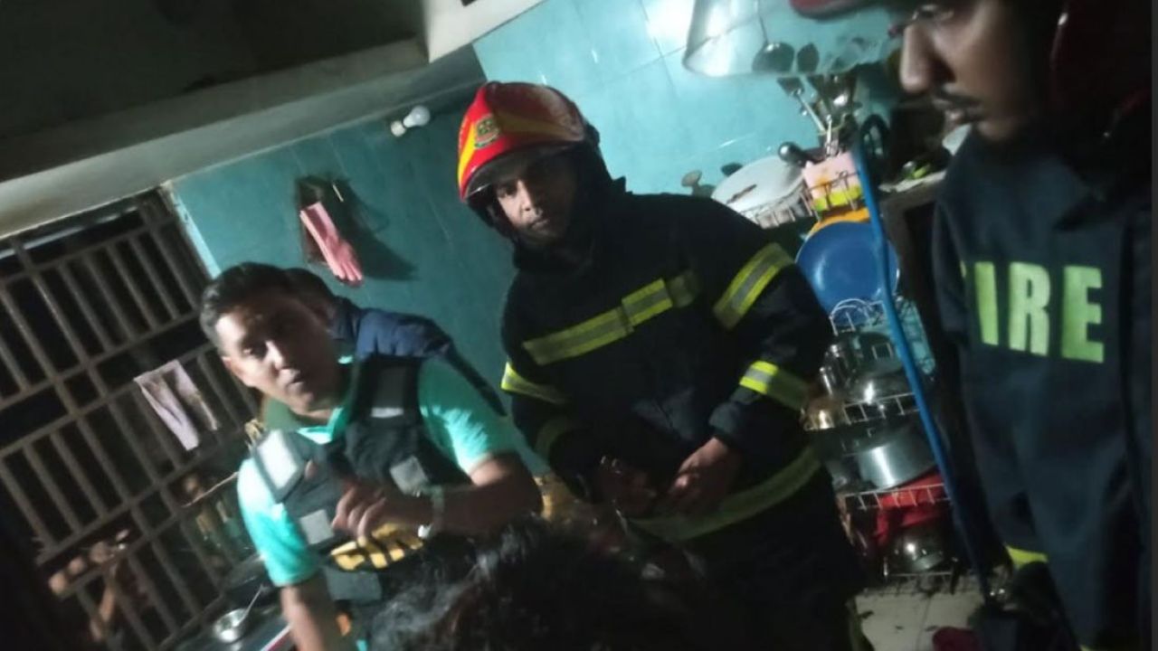 ধামরাইয়ে গ্যাসের লাইনের লিকেজ থেকে বিস্ফোরণ, দগ্ধ দম্পতি