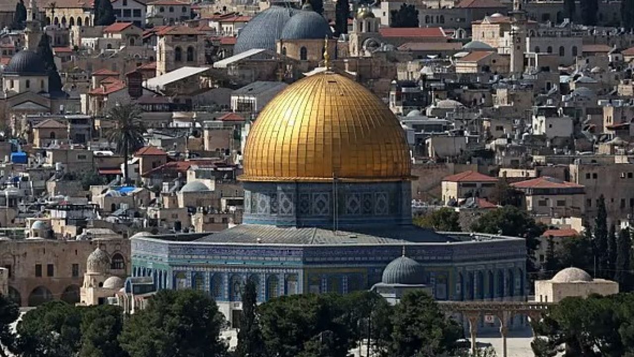আল-আকসা মসজিদে প্রবেশে বাধা: ইসরায়েলের বিরুদ্ধে ৮ মুসলিম দেশের নিন্দা