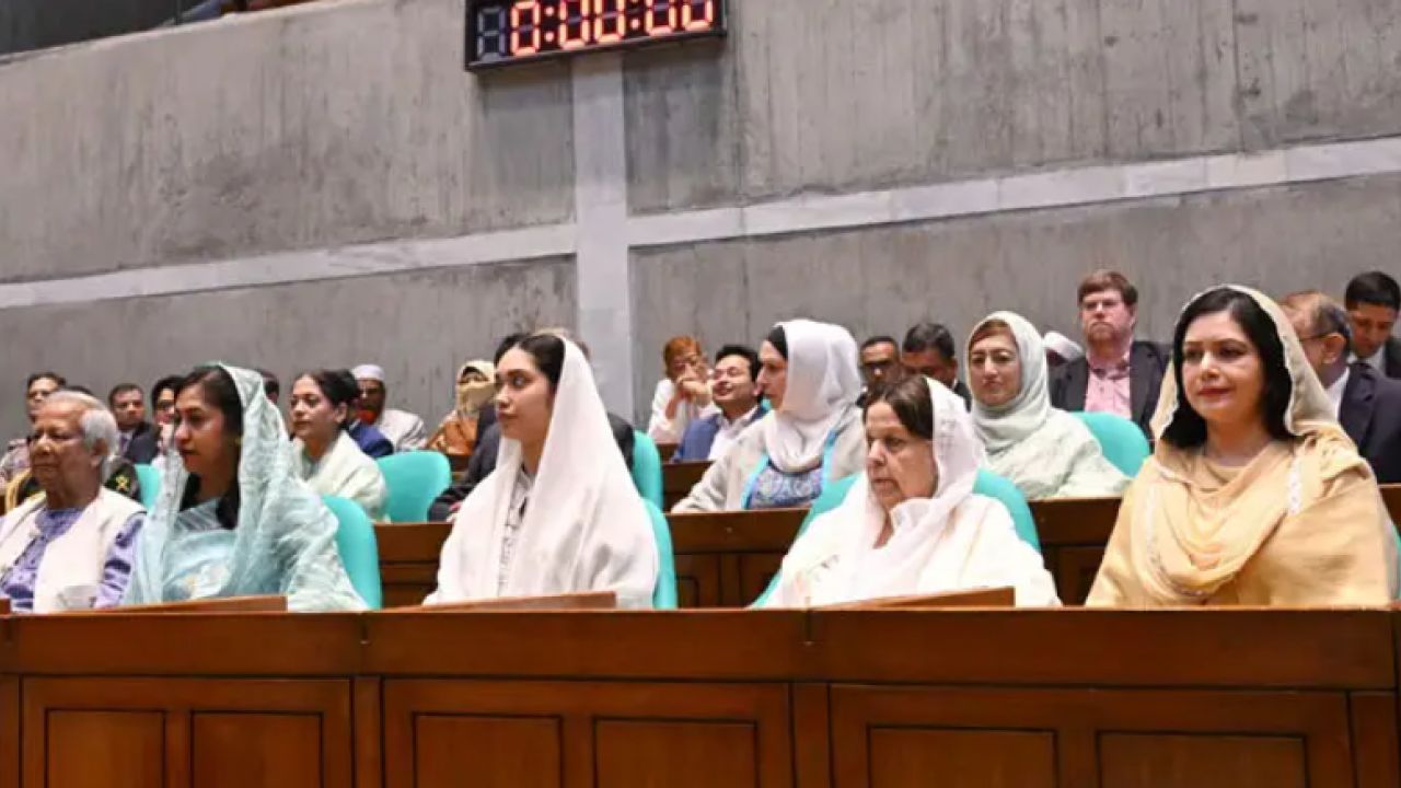সংসদে ড. ইউনূস ও প্রধানমন্ত্রীর পরিবারের সদস্যসহ বিশিষ্ট ব্যক্তিরা