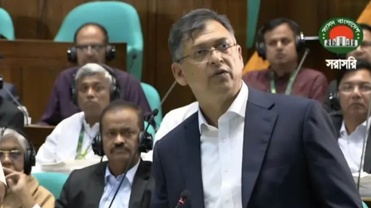 খালেদা জিয়া থাকলে আজ সবচেয়ে বেশি খুশি হতেন: স্বরাষ্ট্রমন্ত্রী