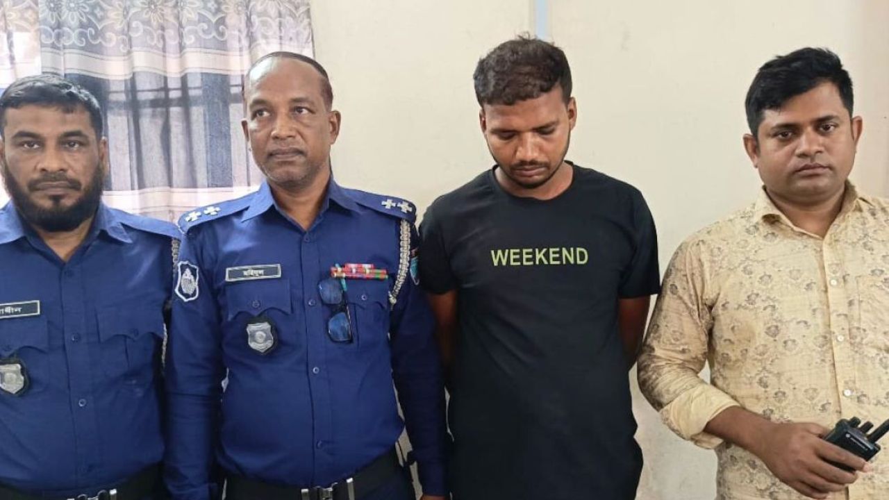 ফরিদপুরে &lsquo;ডিবি পুলিশ&rsquo; পরিচয়ে চাঁদাবাজির অভিযোগে যুবক গ্রেপ্তার