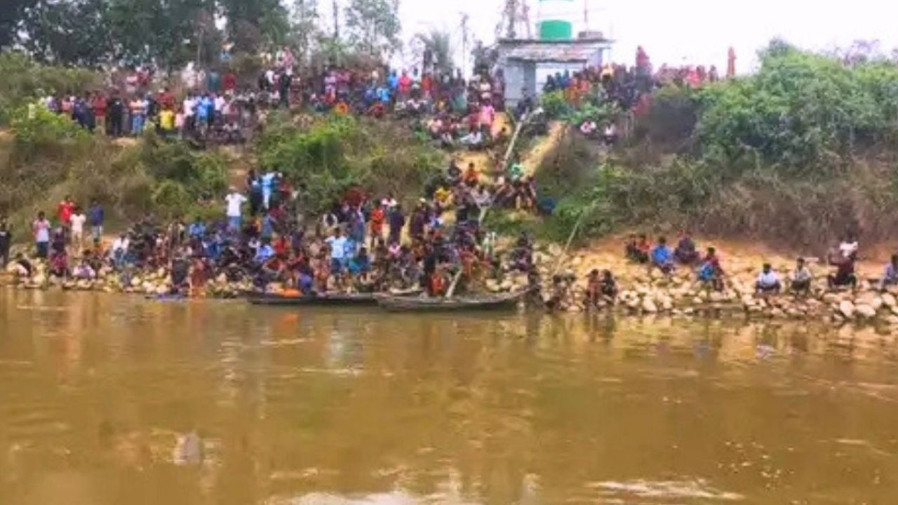খোয়াই নদীতে গরু নিয়ে পারাপারের সময় বৃদ্ধ নিখোঁজ
