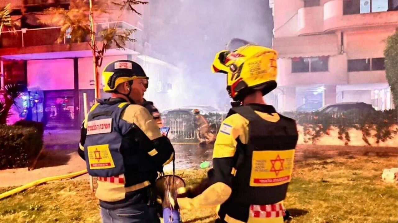  ইসরাইলে ইরানের ‘ভয়াবহ’ ক্ষেপণাস্ত্র হামলা