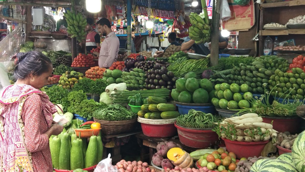 স্বস্তির হাওয়া কাঁচাবাজারে