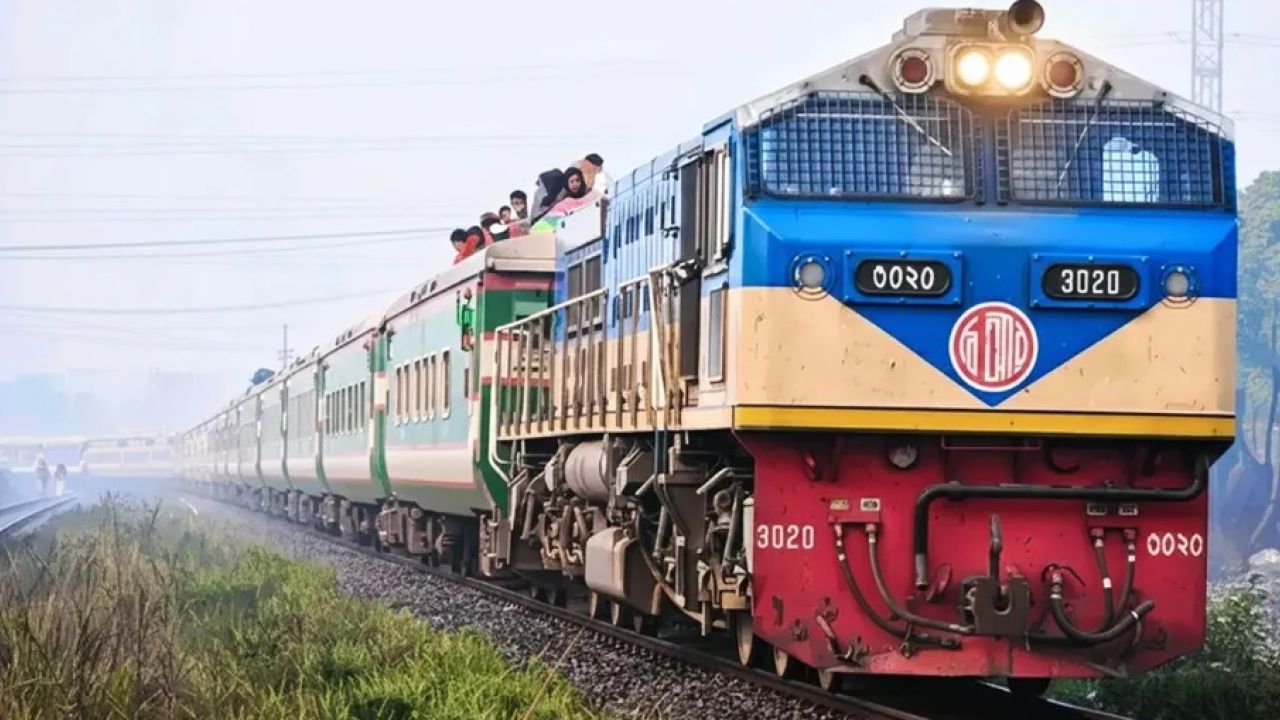 ঈদ ফিরতি ট্রেনযাত্রার চতুর্থ দিনের টিকেট বিক্রি শুরু আজ