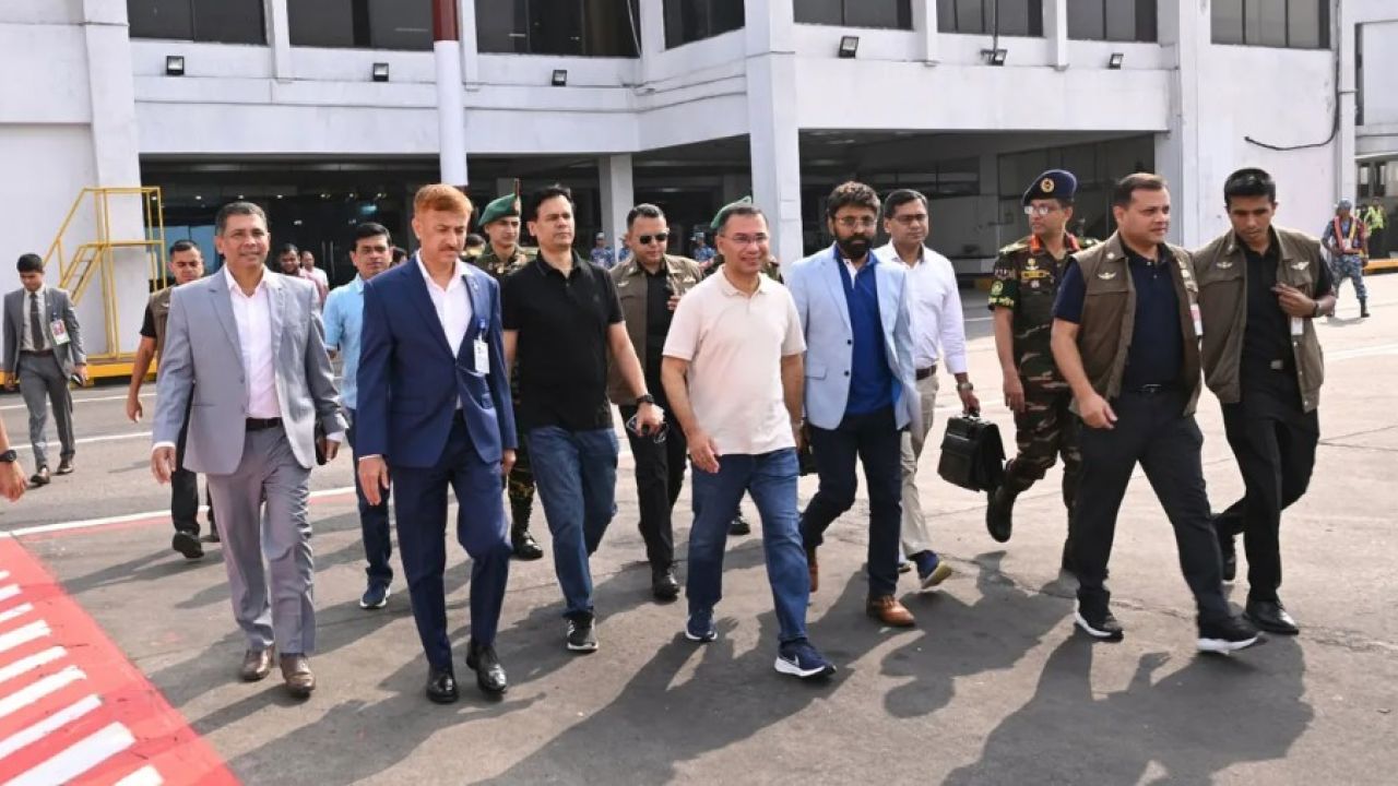 দিনাজপুরের পথে প্রধানমন্ত্রী