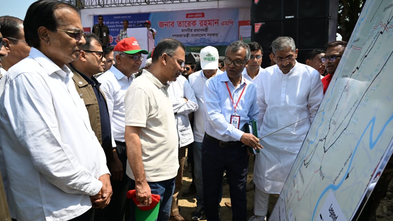 নির্বাচনী প্রতিশ্রুতি: খাল খনন কর্মসূচির উদ্বোধন করলেন প্রধানমন্ত্রী