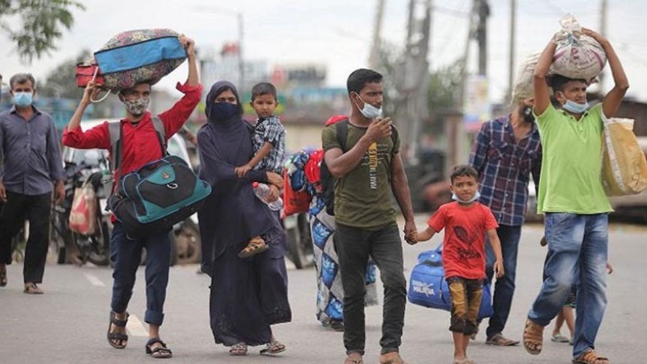 গ্রামে ফিরছেন মানুষ ফাঁকা হচ্ছে ঢাকা