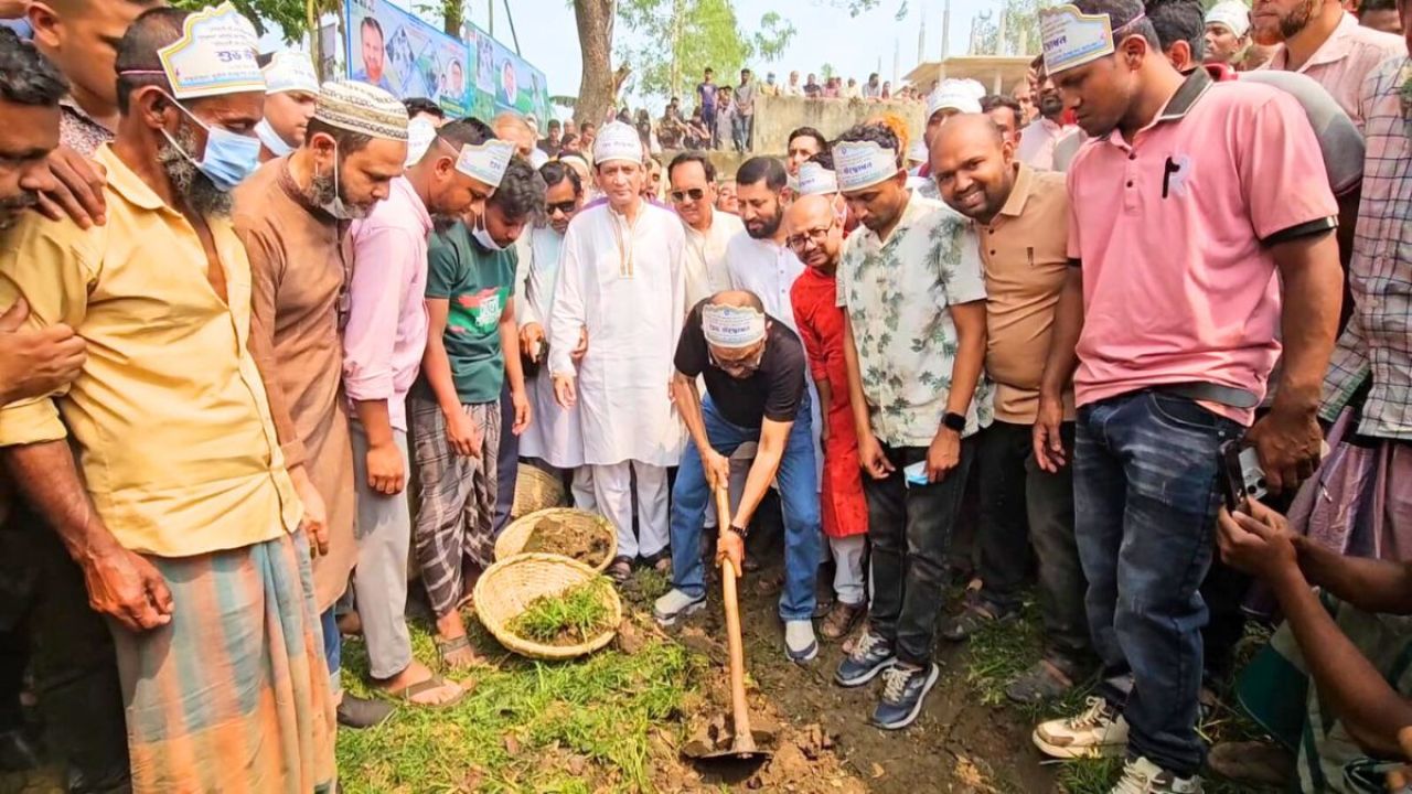খাল খনন কৃষিতে বৈপ্লবিক পরিবর্তন আনবে :  স্বাস্থ্যমন্ত্রী
