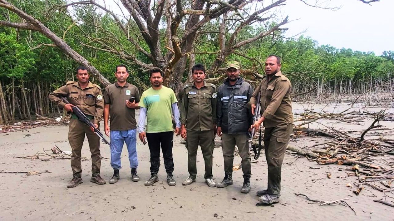 সুন্দরবনে রেড অ্যালার্ট জারি, বনকর্মীদের ছুটি বাতিল