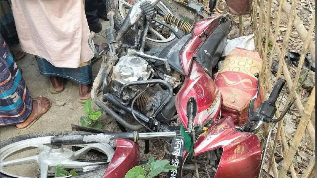 ঈদের ছুটিতে বাড়ি ফেরার পথে একই পরিবারের ৩ জন নিহত