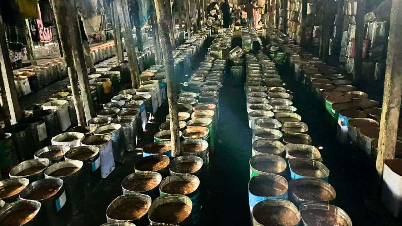 কুষ্টিয়ায় ভেজাল গুড়ের কারখানায় অভিযান, ১ লাখ টাকা জরিমানা