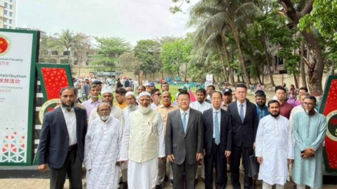 জামায়াতের সঙ্গে ‘যৌথ উদ্যোগের’ খবর নাকচ: খাবার বিতরণ নিয়ে চীনা দূতাবাসের ব্যাখ্যা