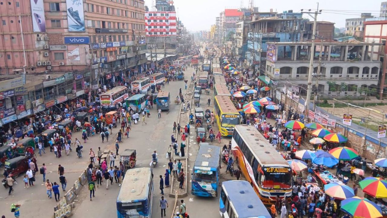 গাজীপুরের সড়কে যানজট কম, বাড়তি ভাড়া নেওয়ার অভিযোগ