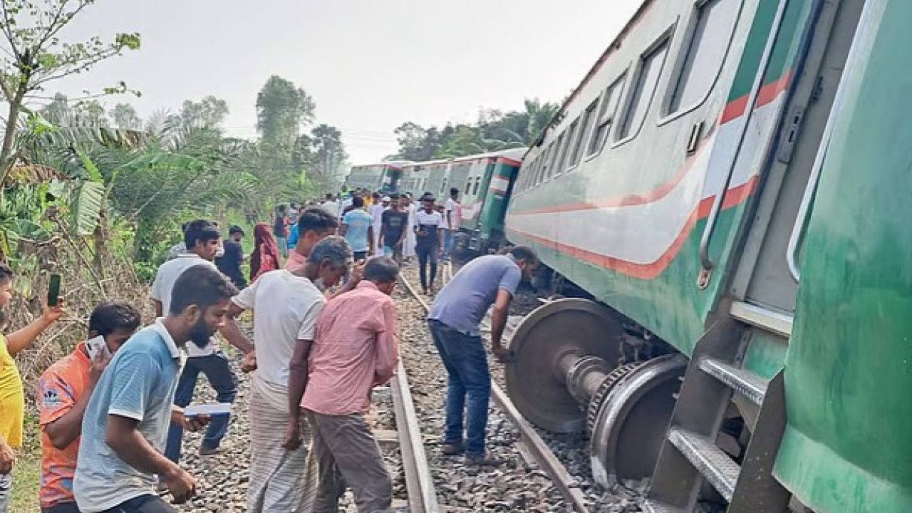 উত্তরবঙ্গের সঙ্গে ঢাকার রেল যোগাযোগ বিচ্ছিন্ন