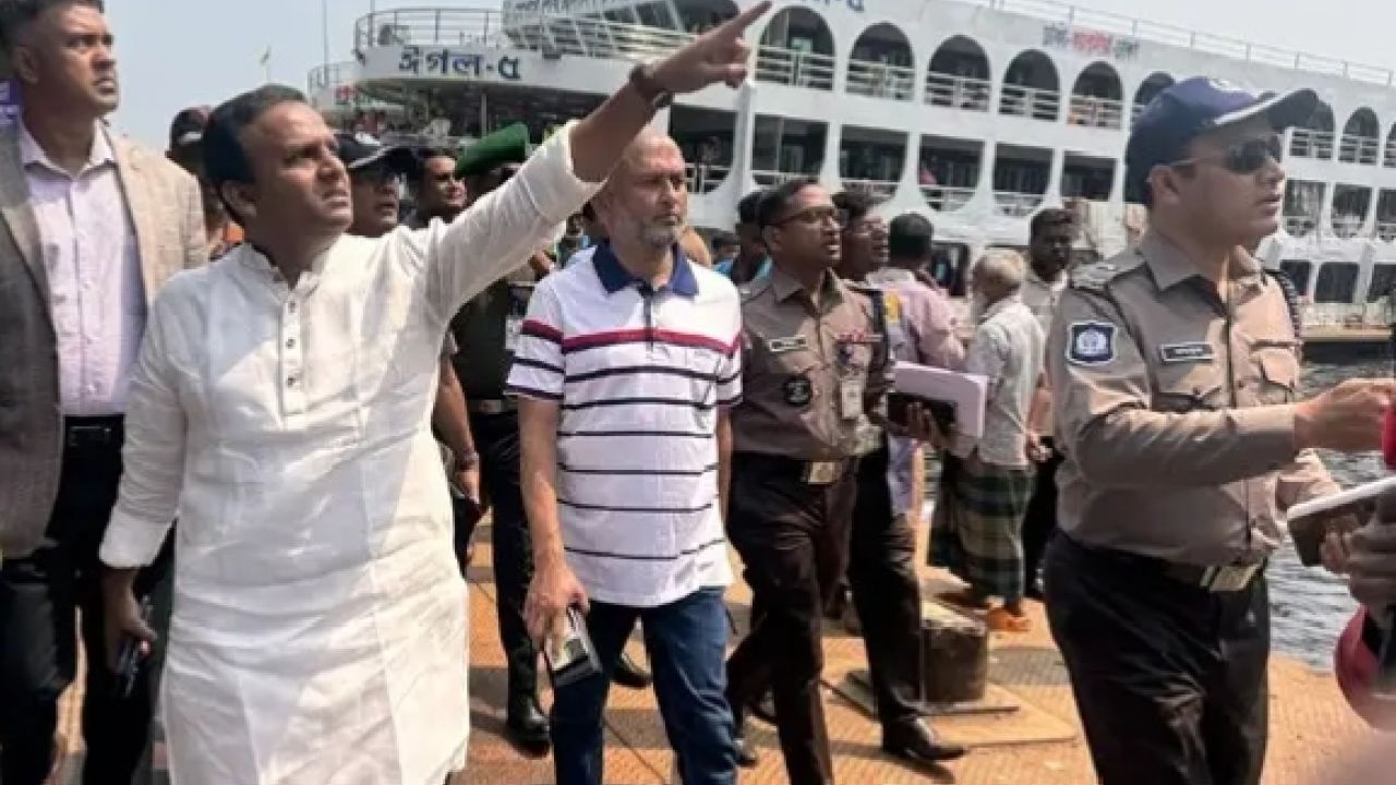 সদরঘাটে প্রতিমন্ত্রীর ঝটিকা অভিযান