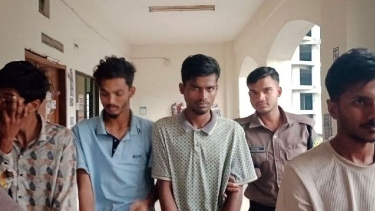 শহীদ মিনারে হত্যাকাণ্ডের নেপথ্যে খুলনার ভাড়াটে খুনি: গ্রেফতার ৫