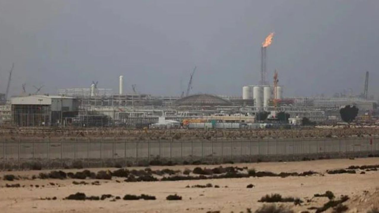 হামলা কাতারের গ্যাস স্থাপনায় ঝুঁকিতে বাংলাদেশ