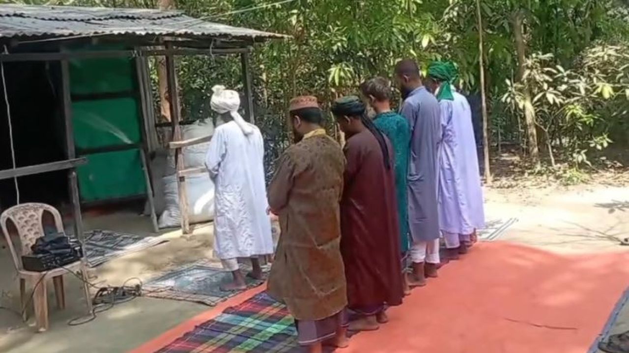 সৌদির আগেই চাঁদপুরে ৭ জনের ঈদ উদযাপন!