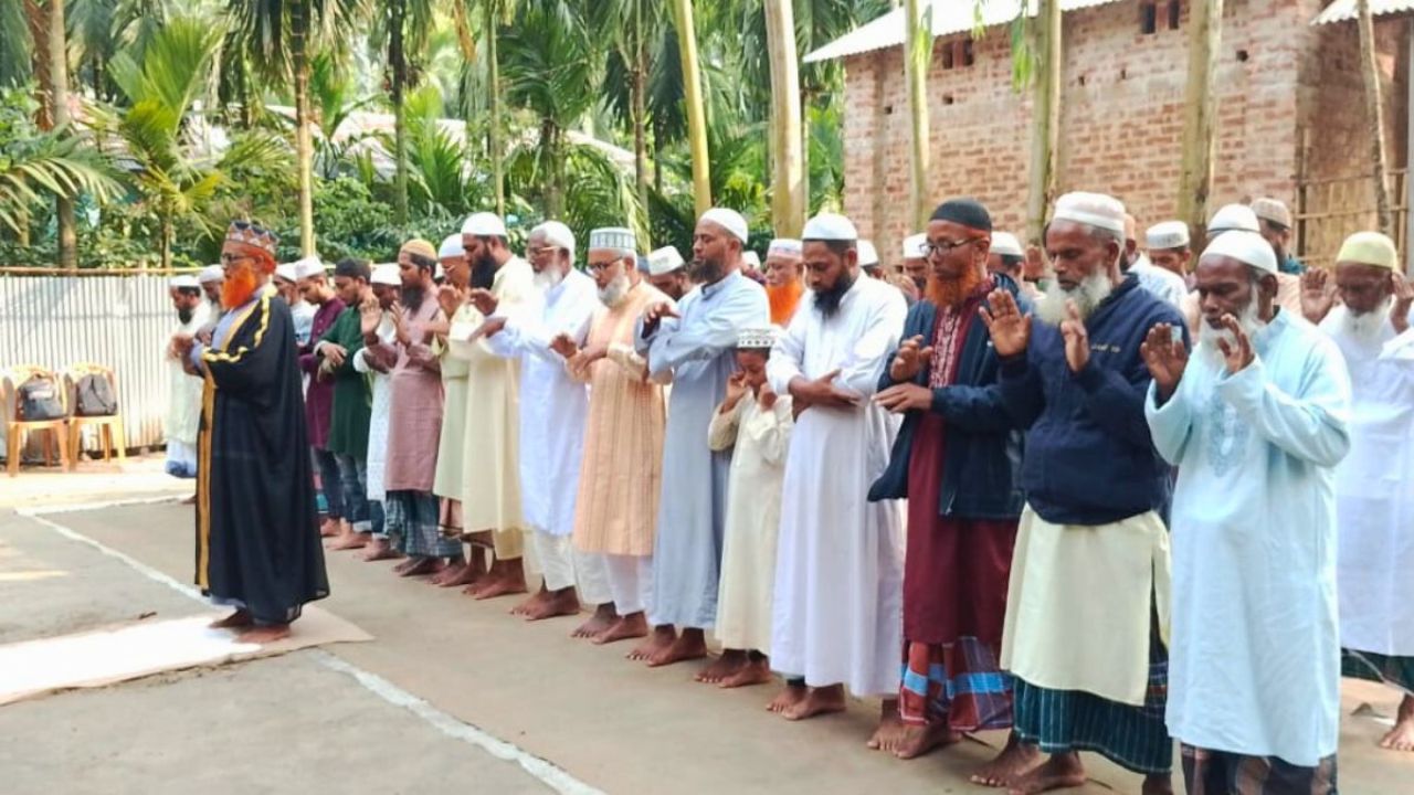 কুড়িগ্রামে সৌদি আরবের সাথে মিল রেখে ৬ গ্রামে ঈদ উদযাপন