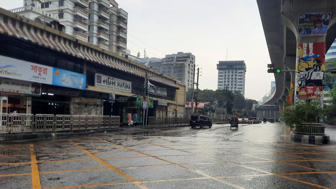 চিরচেনা রূপ বদলাল ঢাকা: যানজটহীন রাজপথে এখন প্রশান্তির ছোঁয়া