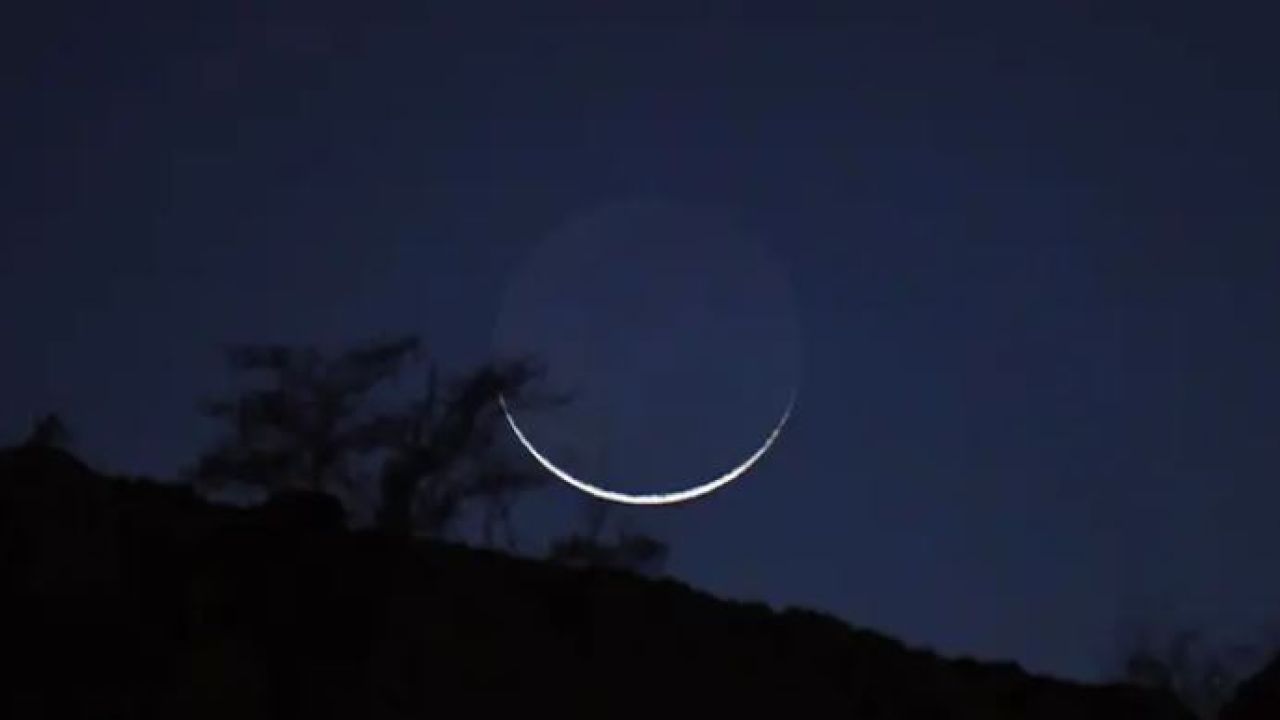 চাঁদ দেখা গেল কক্সবাজারে, কাল ঈদ