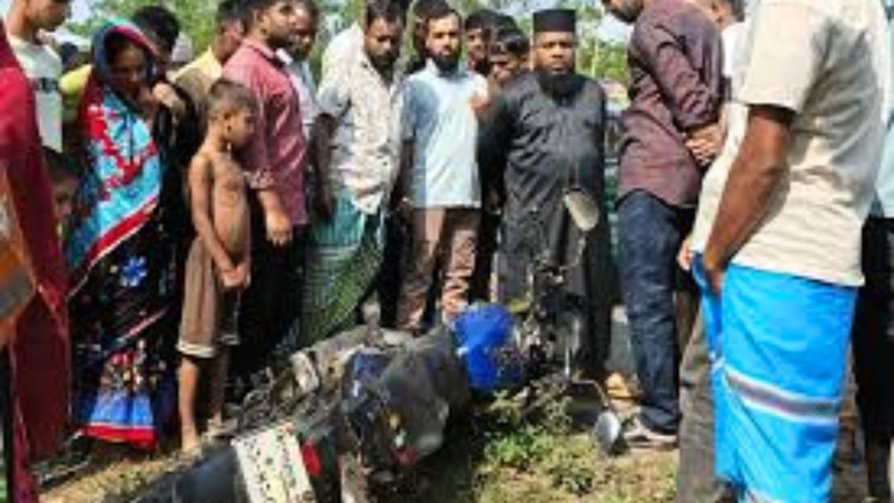 কুষ্টিয়ায় বিদ্যুতের খুঁটির সঙ্গে মোটরসাইকেলের ধাক্কা, স্কুলছাত্র নিহত