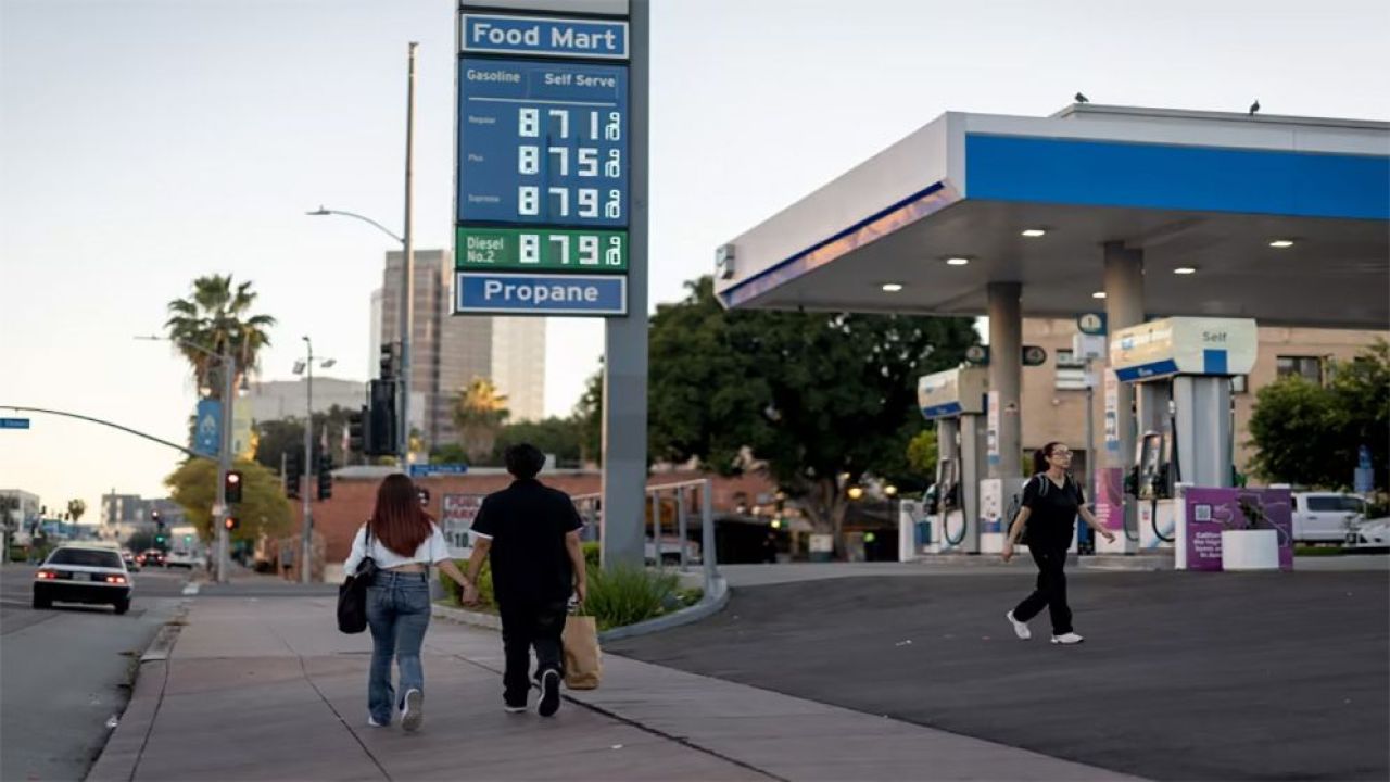 ট্রাম্পের ৪৮ ঘণ্টার আলটিমেটামে বিশ্ববাজারে বাড়ল তেলের দাম