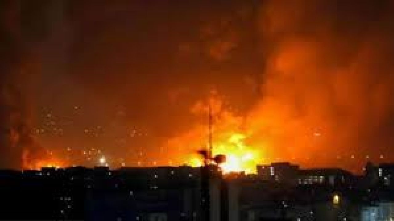 ইরানে যুক্তরাষ্ট্র-ইসরায়েলের ভয়াবহ হামলা: আহভাজে হাসপাতাল আক্রান্ত, নিহত ১৫০০ ছাড়াল