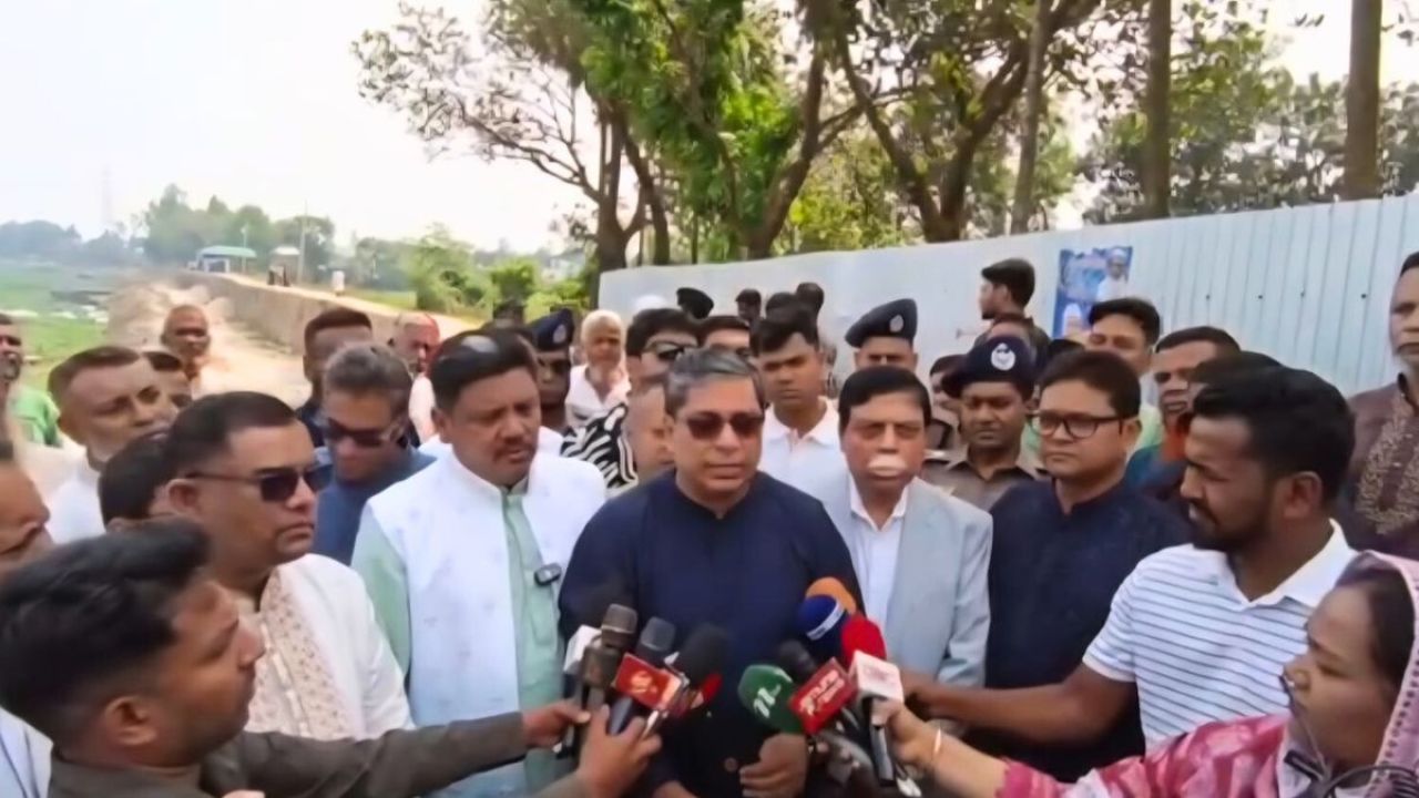 উদ্বোধনের আগেই সড়ক ধস, প্রতিমন্ত্রীর পরিদর্শনে বরখাস্ত দুই ইঞ্জিনিয়ার