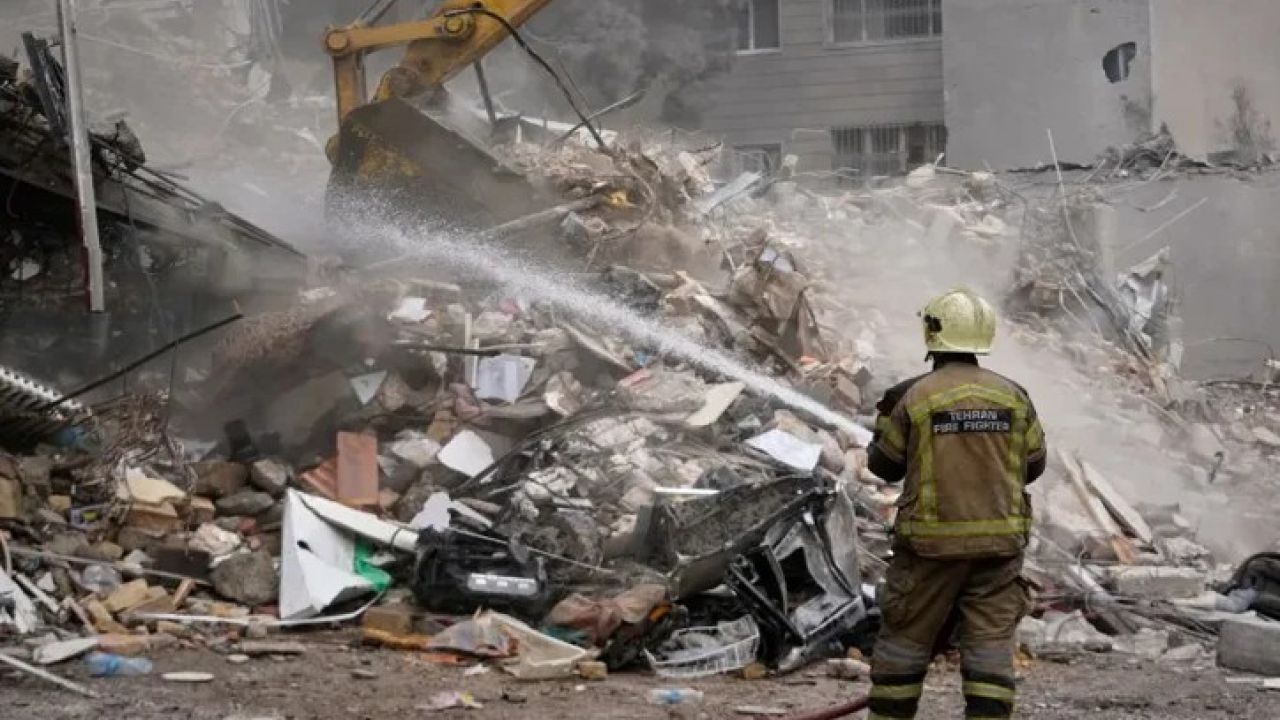  ট্রাম্পের আলোচনার দাবি নাকচ ইরানের: ইসরায়েলে নতুন করে ক্ষেপণাস্ত্র হামলা