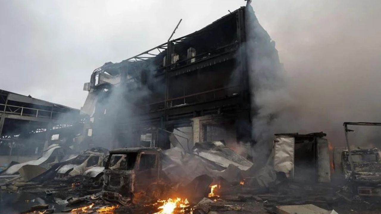 রুশ হামলায় ইউক্রেনে নিহত ৩