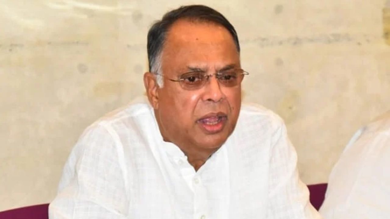 পাম্পে ভিড় করার প্রয়োজন নেই, ডিপোতে পর্যাপ্ত তেল আছে: জ্বালানিমন্ত্রী