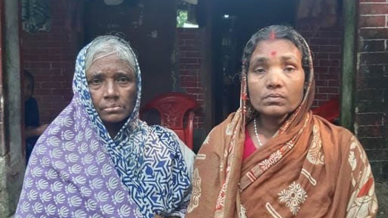 ৭১-এর লাকুরতলা গণহত্যা: ৫৫ বছরেও থামেনি পরিবারের কান্না