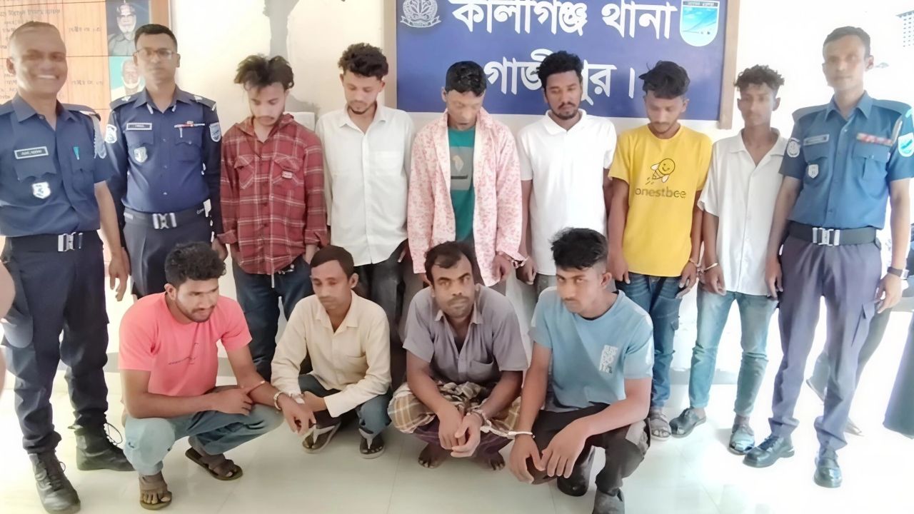 কালীগঞ্জে মাদকবিরোধী অভিযানে ৮ জন গ্রেপ্তার, ইয়াবা ও চোলাই মদ উদ্ধার
