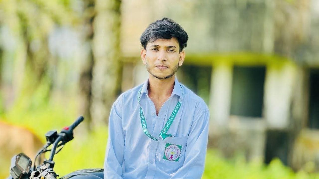 পাকুন্দিয়ায় মাইক্রোবাসের চাপায় কলেজছাত্র নিহত