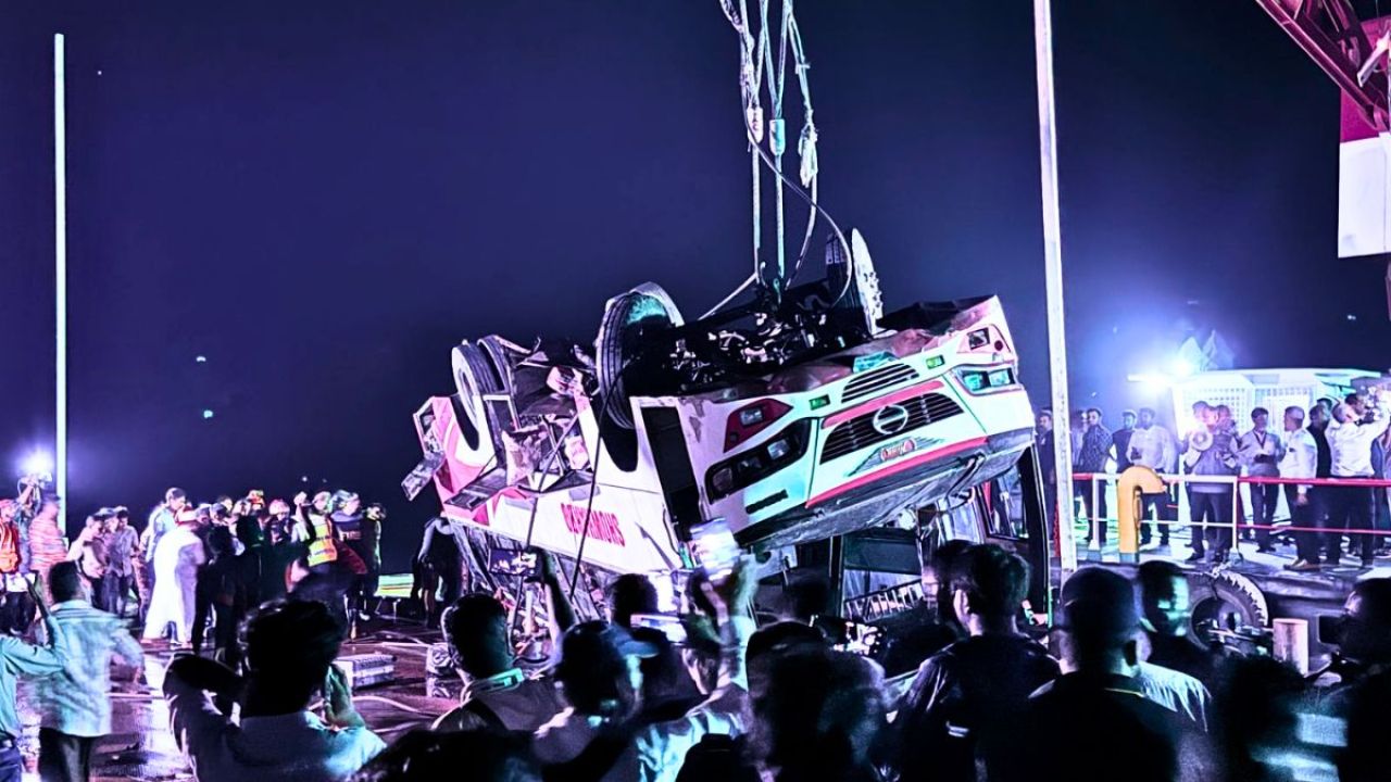 দৌলতদিয়া ট্র্যাজেডি : কালুখালীর ৮ জনের দাফন সম্পন্ন