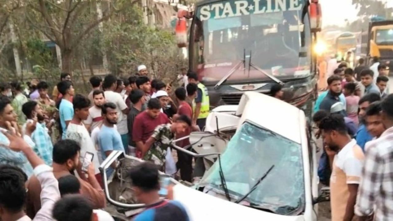কুমিল্লায় বাস-কার সংঘর্ষে নিহত বেড়ে ৫
