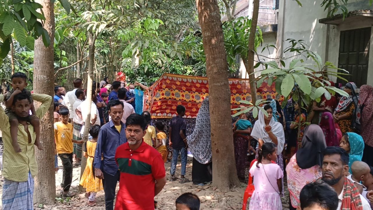 ফরিদপুরে সেপটিক ট্যাংক থেকে বৃদ্ধার মরদেহ উদ্ধার
