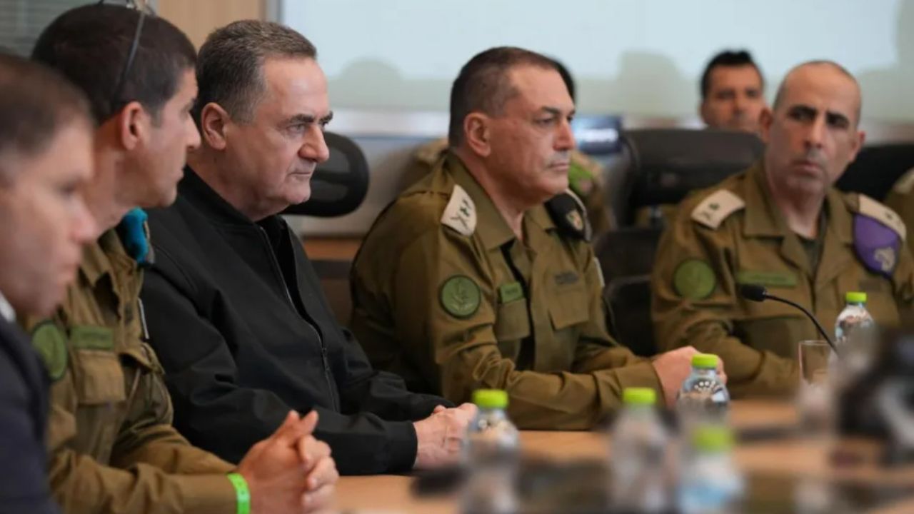 সেনা-সংকটে পতনের মুখে ইসরায়েল