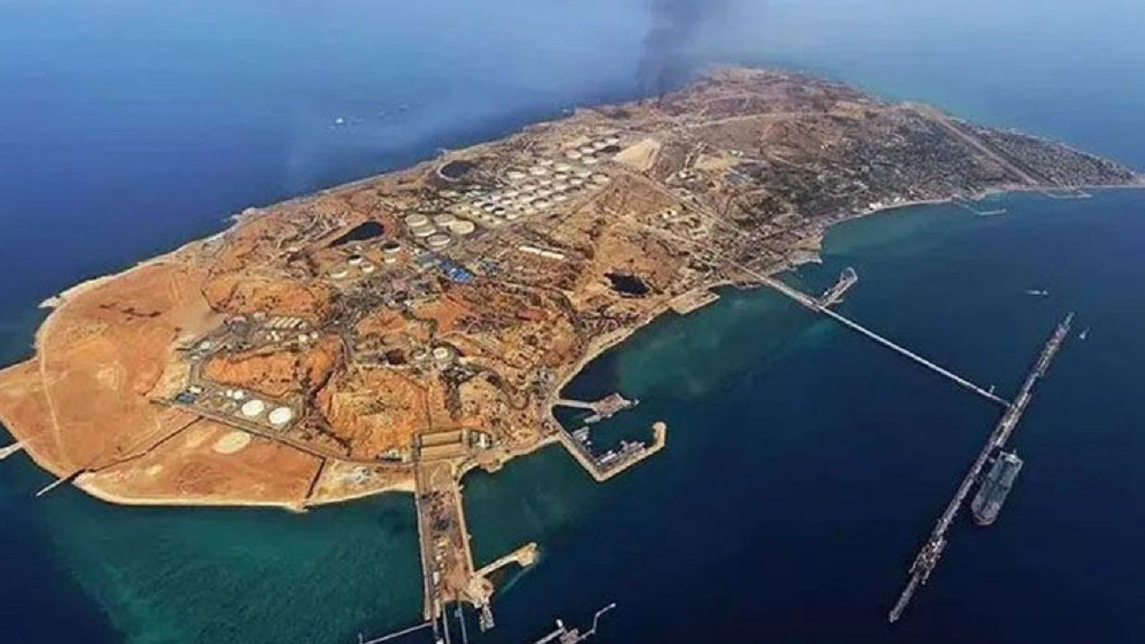 খার্গ দ্বীপ দখলে নিতে চায় ট্রাম্প