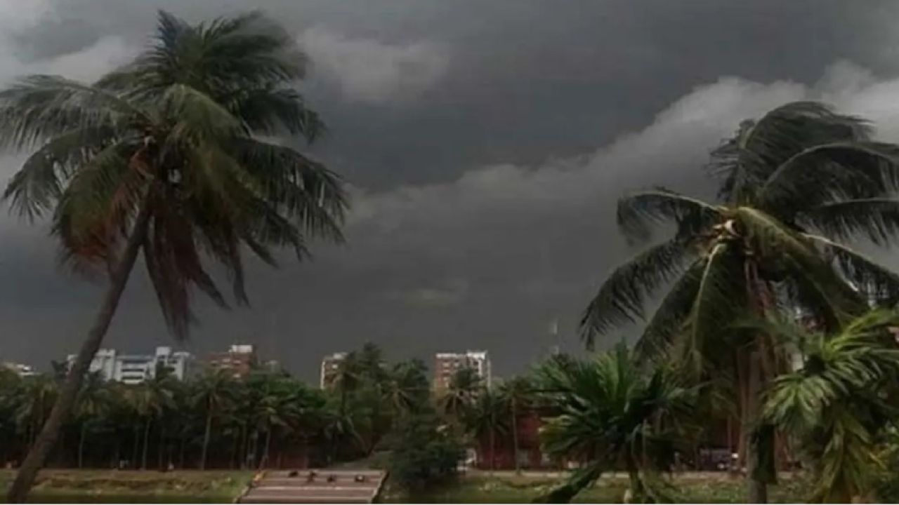 ঢাকায় বৃষ্টি ও দমকা হাওয়ার আভাস