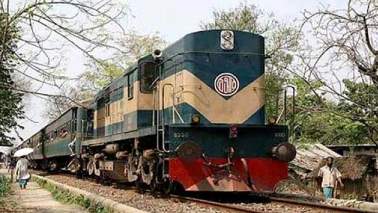 আখাউড়ায় ট্রাকের ধাক্কায় লন্ড্রি ব্যবসায়ী নিহত, আহত ৪