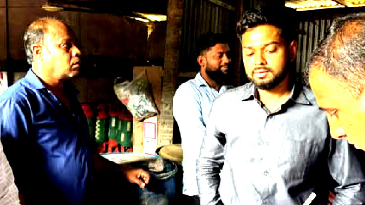 দোহারে অবৈধভাবে জ্বালানি তেল মজুদ, ব্যবসায়ীকে কারাদণ্ড ও জরিমানা